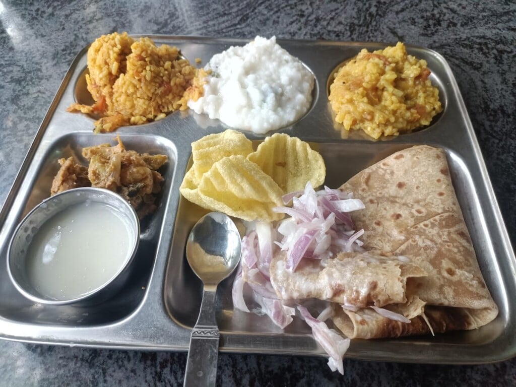 Sri Sai Cafe (Pure Vegetarian) - 2