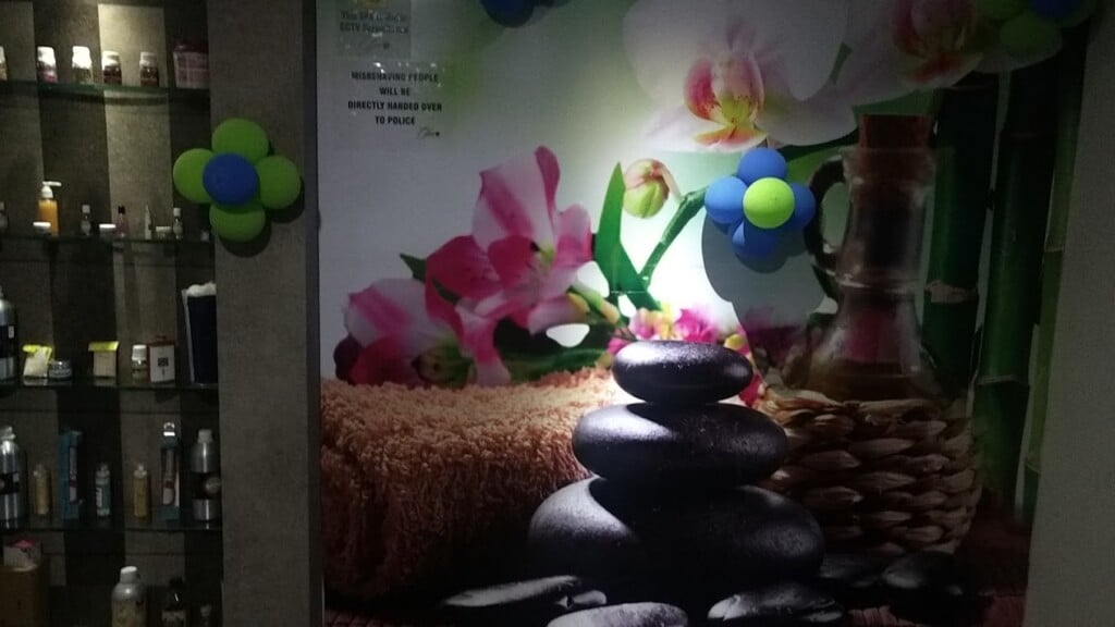 coolsspa k and q saloon - 2