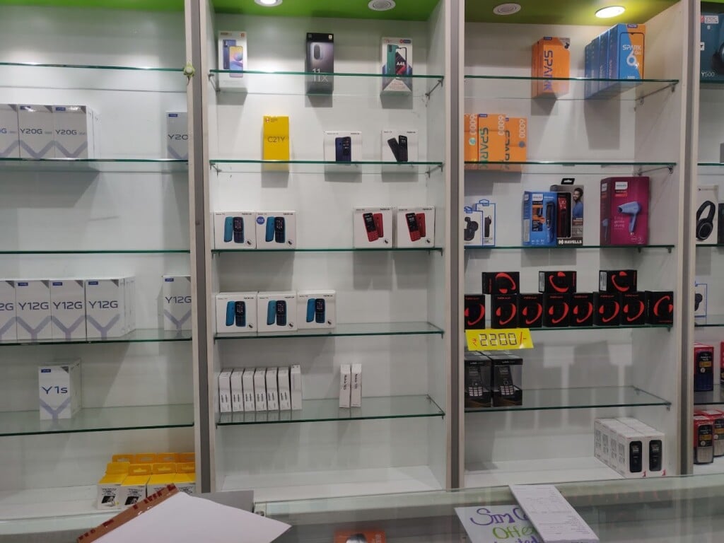 Poorvika Mobiles Trichy - Opp to TJ Automobiles - 2