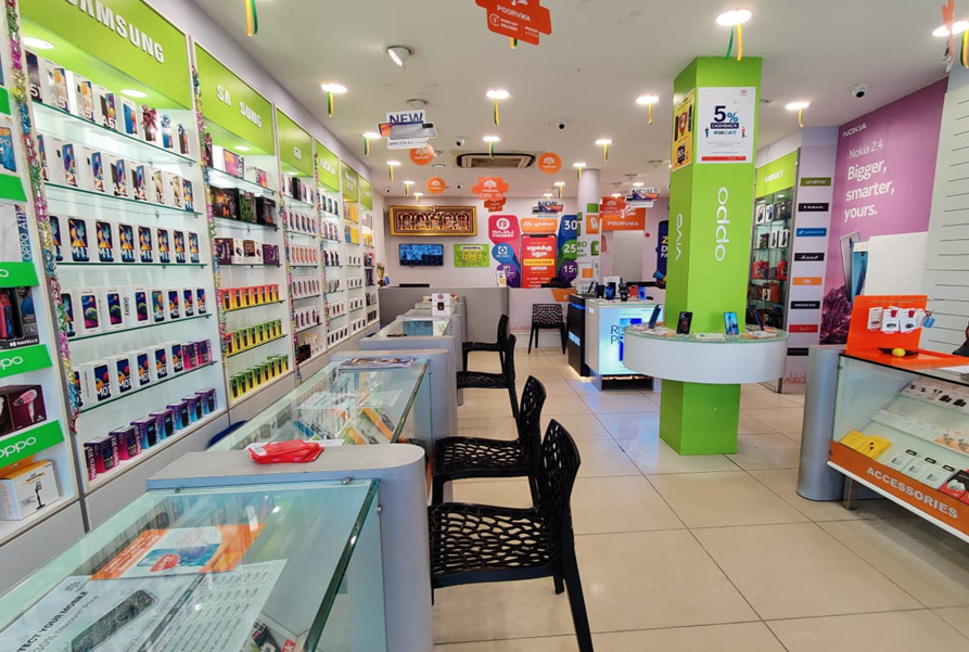 Poorvika Mobiles Trichy - Opp to TJ Automobiles