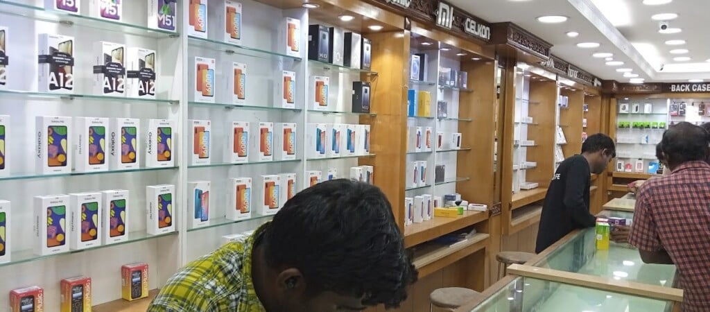 Supreme Mobiles - Opp to Saradha's, Tiruchirappalli - 3