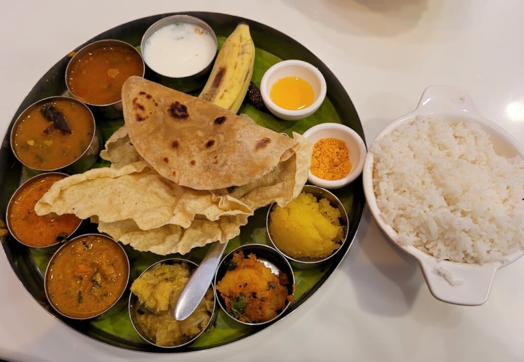 MINAKSHI Veg Restaurant and Cafe - 3