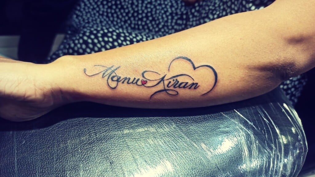 Omtattooshop & body piercing (1970) - 4