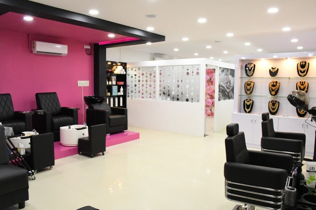 Glam Studios - Unisex Salon - 2