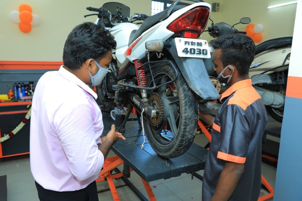 Arrow Bikes - Multi Brand Hi - Tech Two Wheeler Service Station - 2