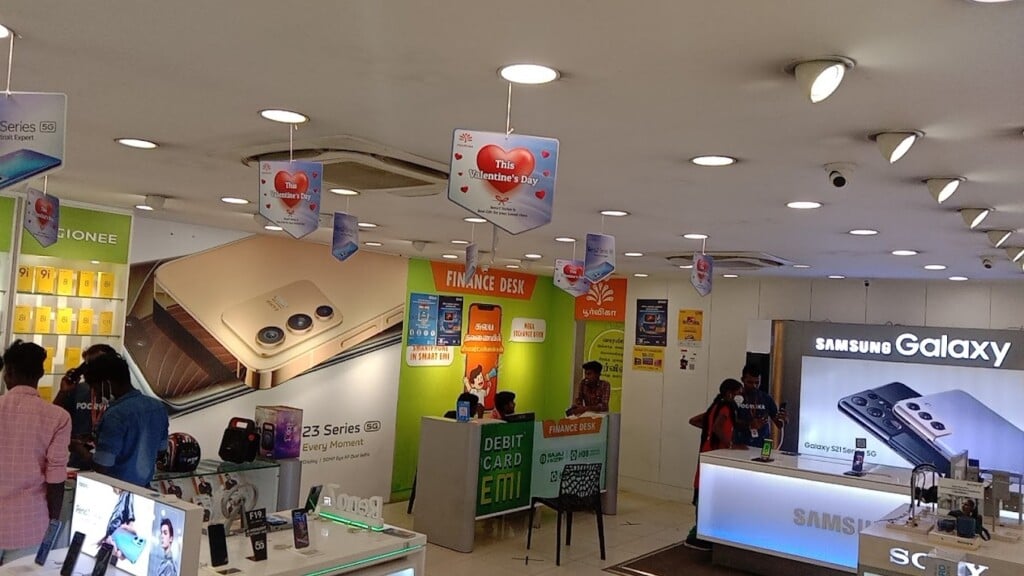 Poorvika Mobiles Madurai - Anna Nagar - 2