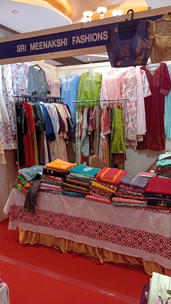 Sri Meenakshi Fashions Best cloth shop in Tirupalai - 2