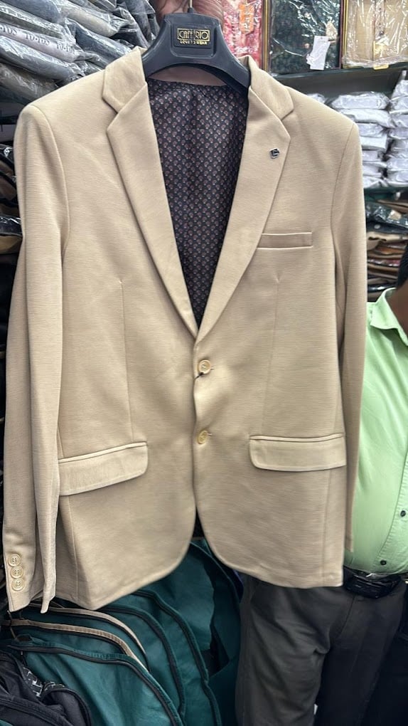 Apto Coats & Suits Rental - 2