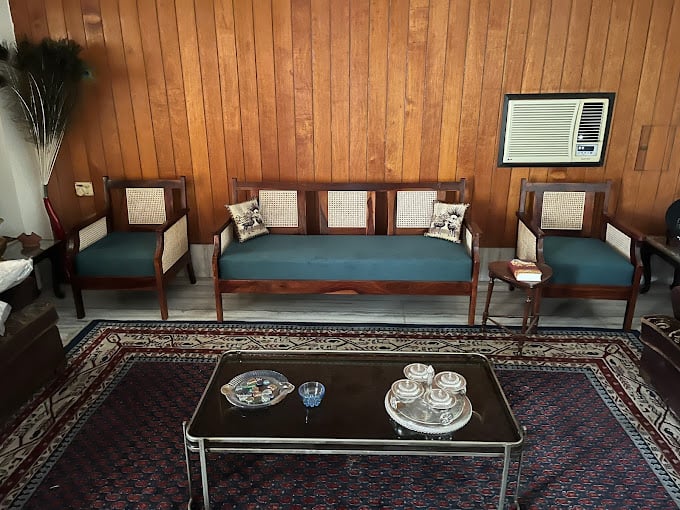 SR Bakery And Cafe - 3