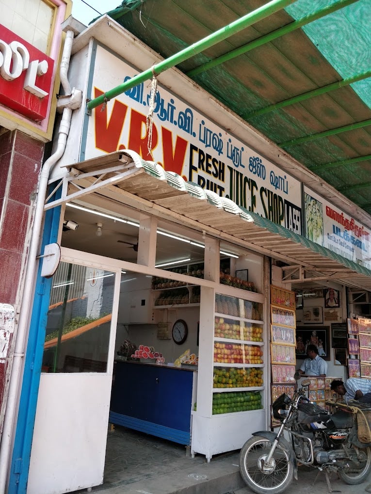 V R V FRESH FRUIT JUICE SHOP