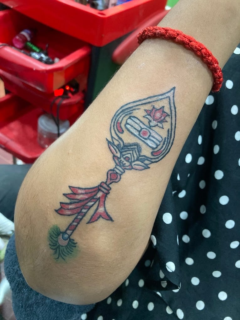 KREATIVE33 SALON IN SALEM WOMANS SALON SALEM TATTOO SHOP IN SALEM