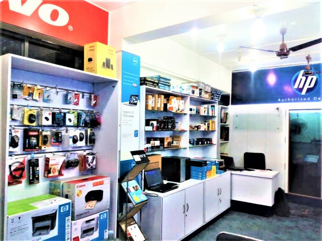 HP Laptop Showroom in salem bharathi computers and laptop service - 4