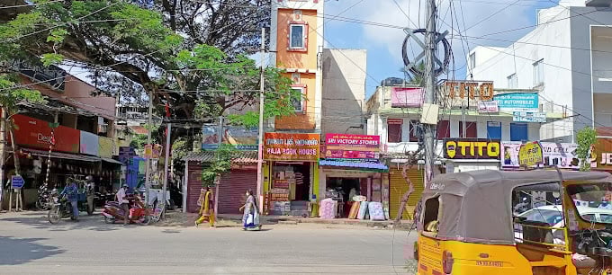 RADIANCE UNISEX SALON & BRIDAL MAKE UP STUDIO - 3