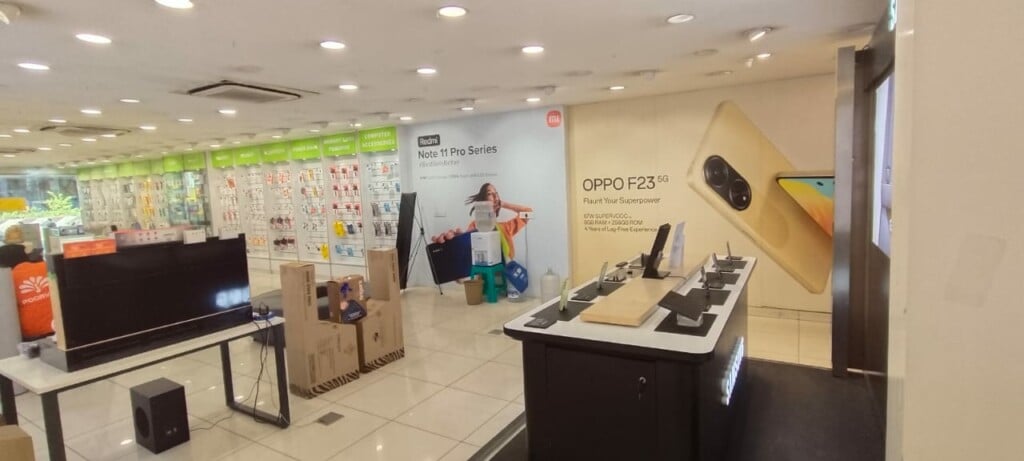 Poorvika Mobiles Salem - New Bus Stand - 4