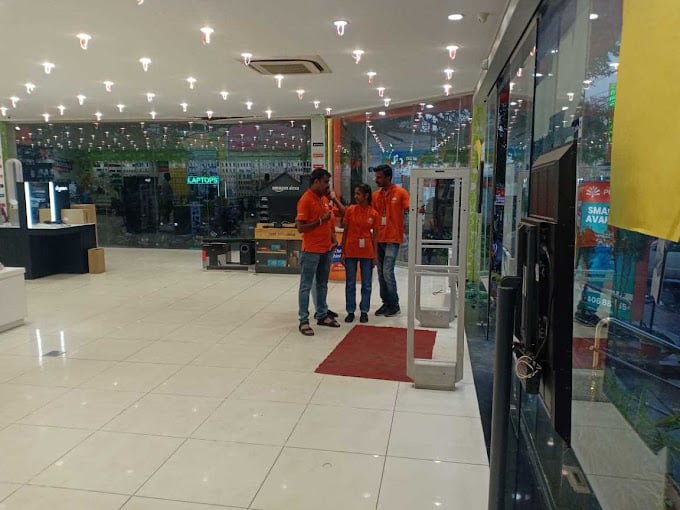 Poorvika Mobiles Salem - Near ARRS Multiplex Theatre - 3