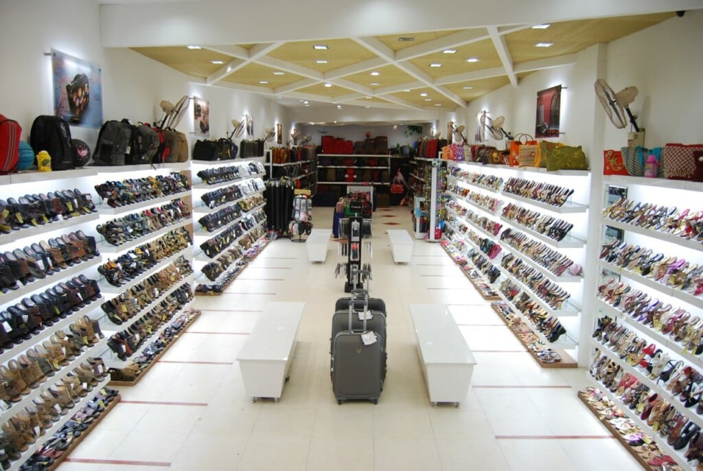 SLEEK FOOTWEAR AND LUGGAGES SALEM - 2