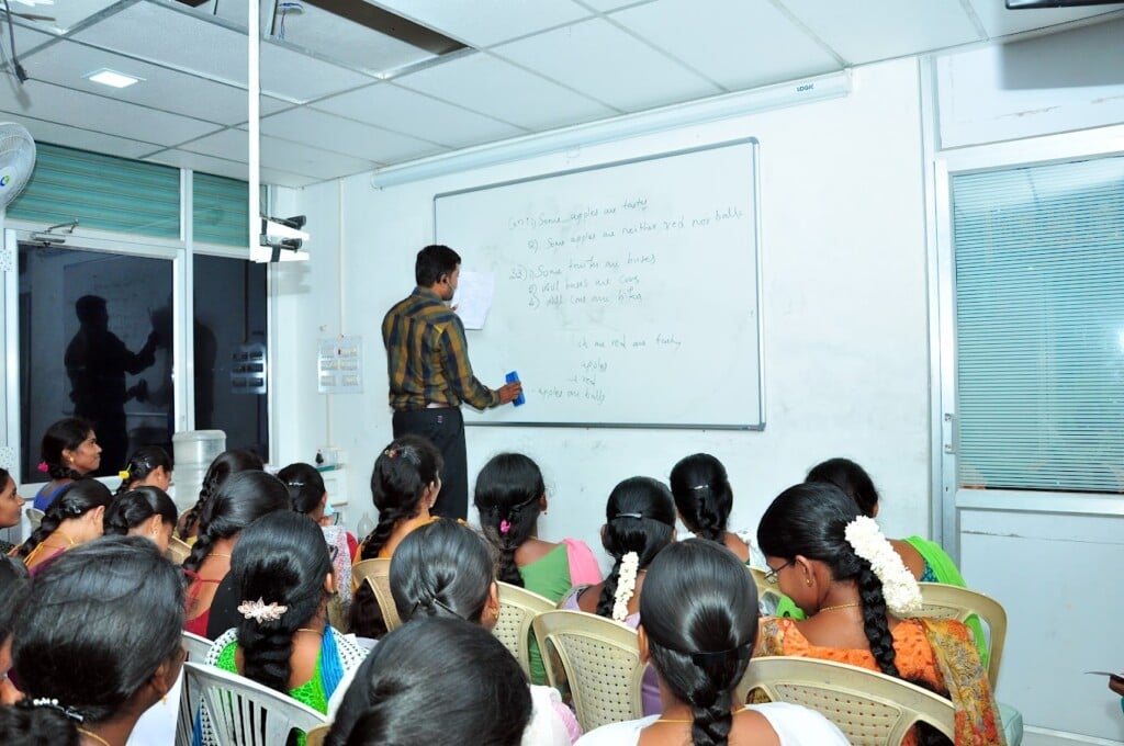 Arun Academy Best Institute for NEET, TNEB, BANK, TNPSC, RRB exams - 3