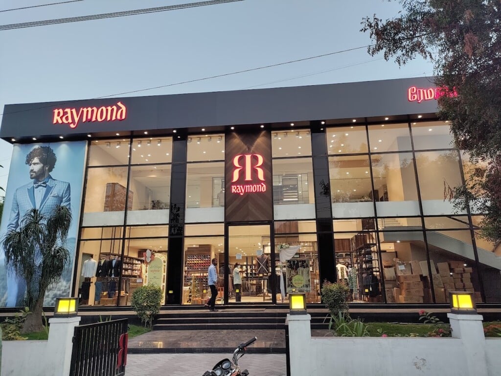 The Raymond Shop Salem