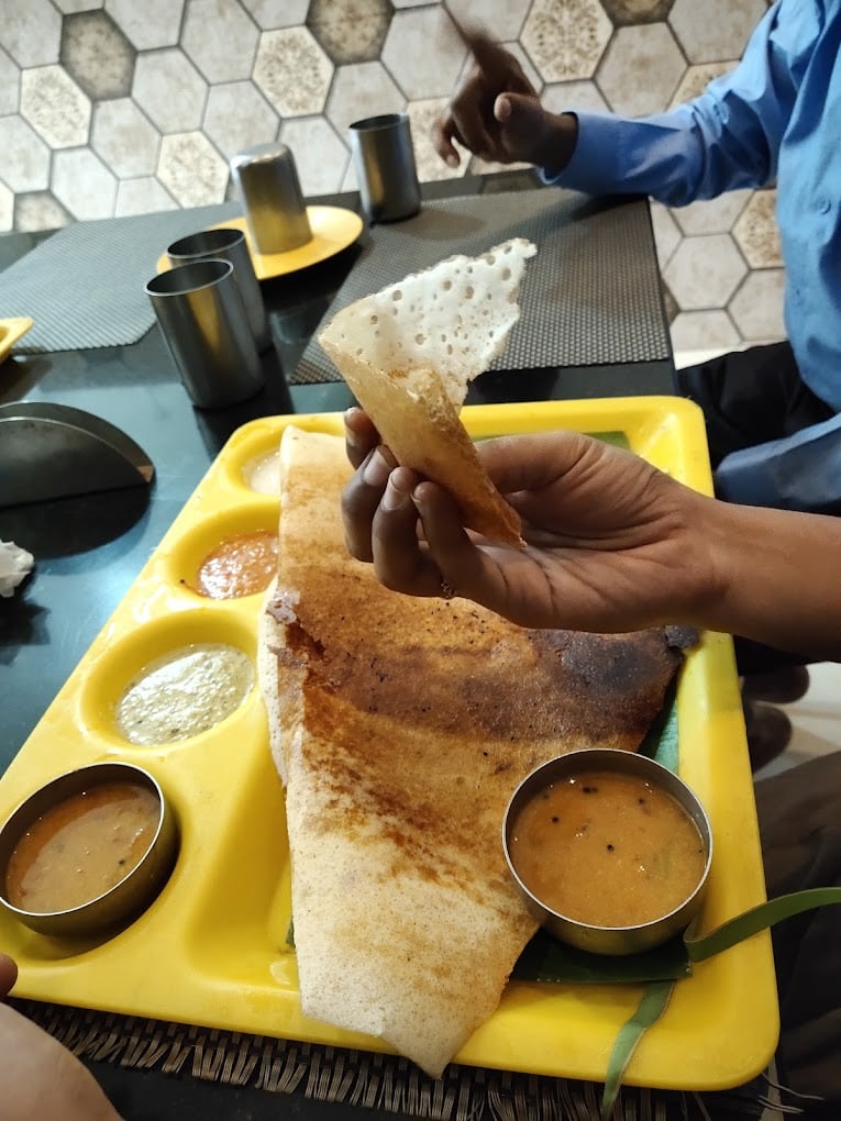 Balan's Restaurant - 5