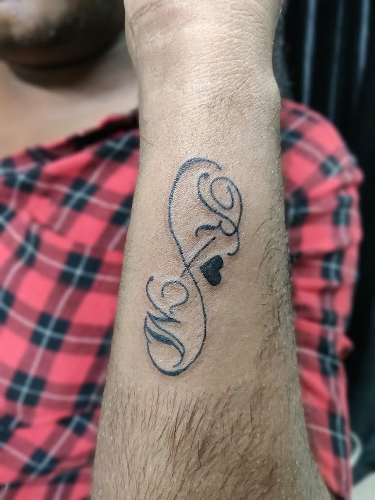 Bob Unisex Tattoo Studio - 5