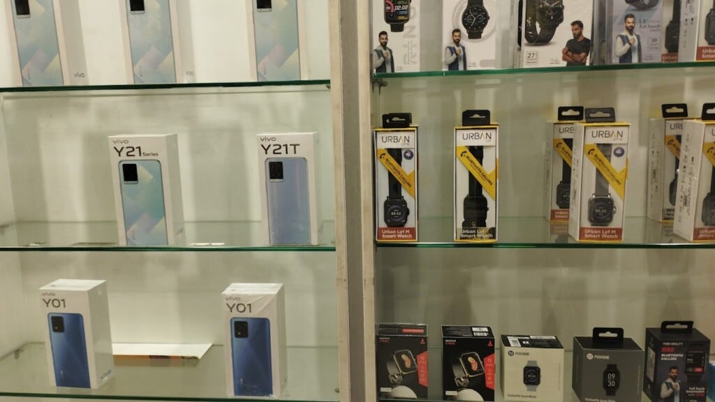 Poorvika Mobiles Thirunelveli - Kanagadhara Shopping Complex - 2