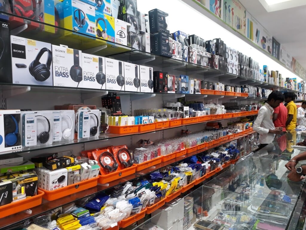 S S MOBILES Samsung dealer - 2