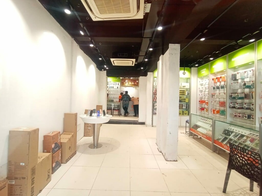 Poorvika Mobiles Thirunelveli - Opp to Bus Stand - 5