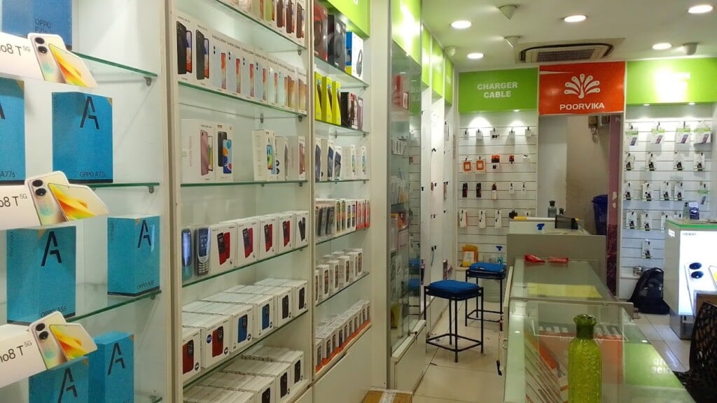 Poorvika Mobiles Palayankottai - 5