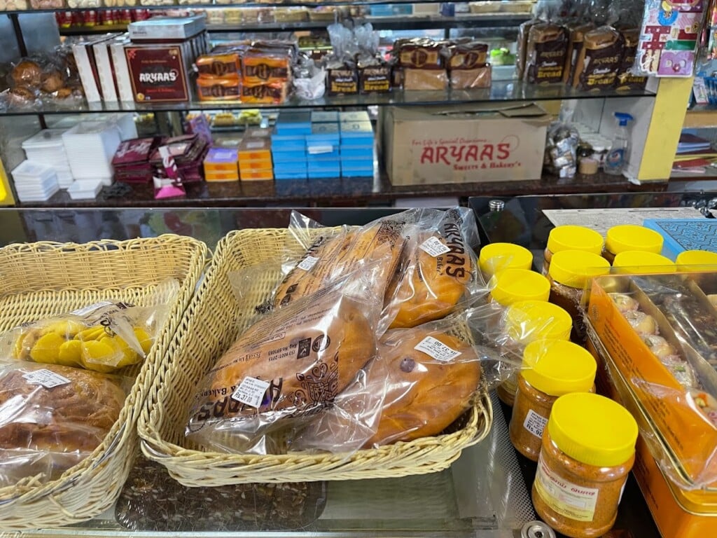 Aryaas Sweets & Bakery