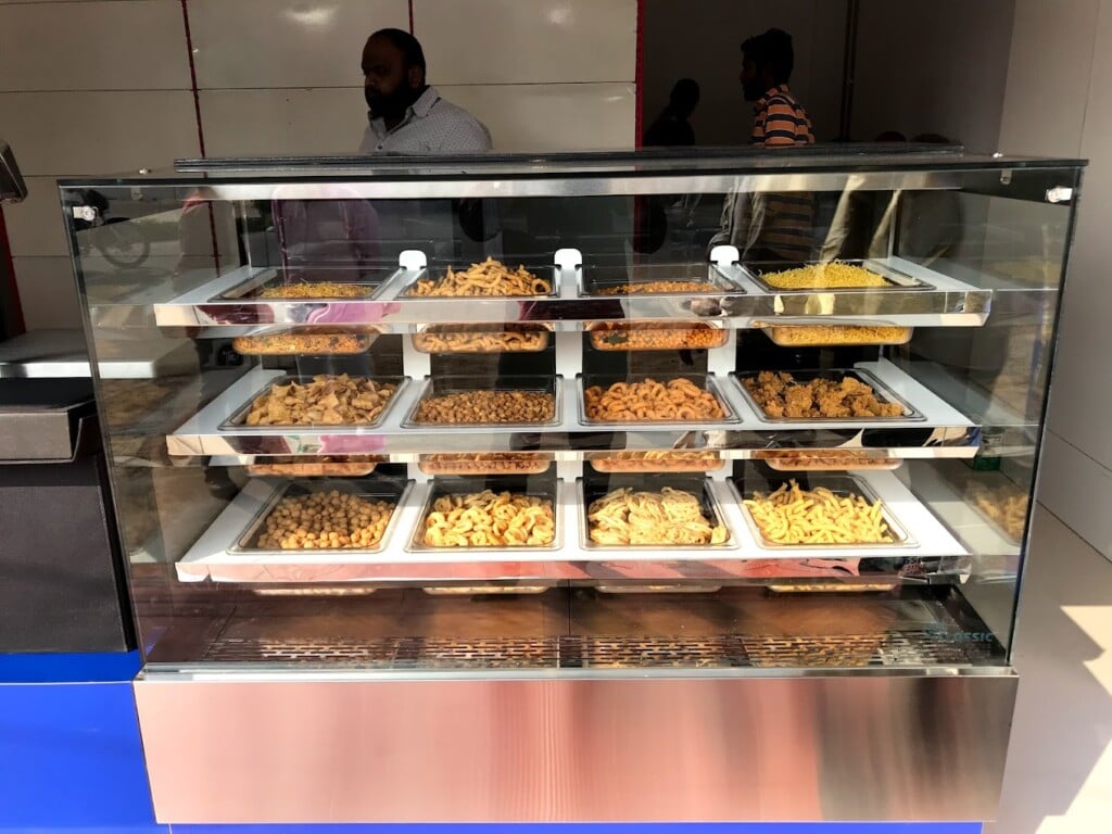 Sri Lakshmivilas Purathana Lala Sweets (Vanarpettai) - 5