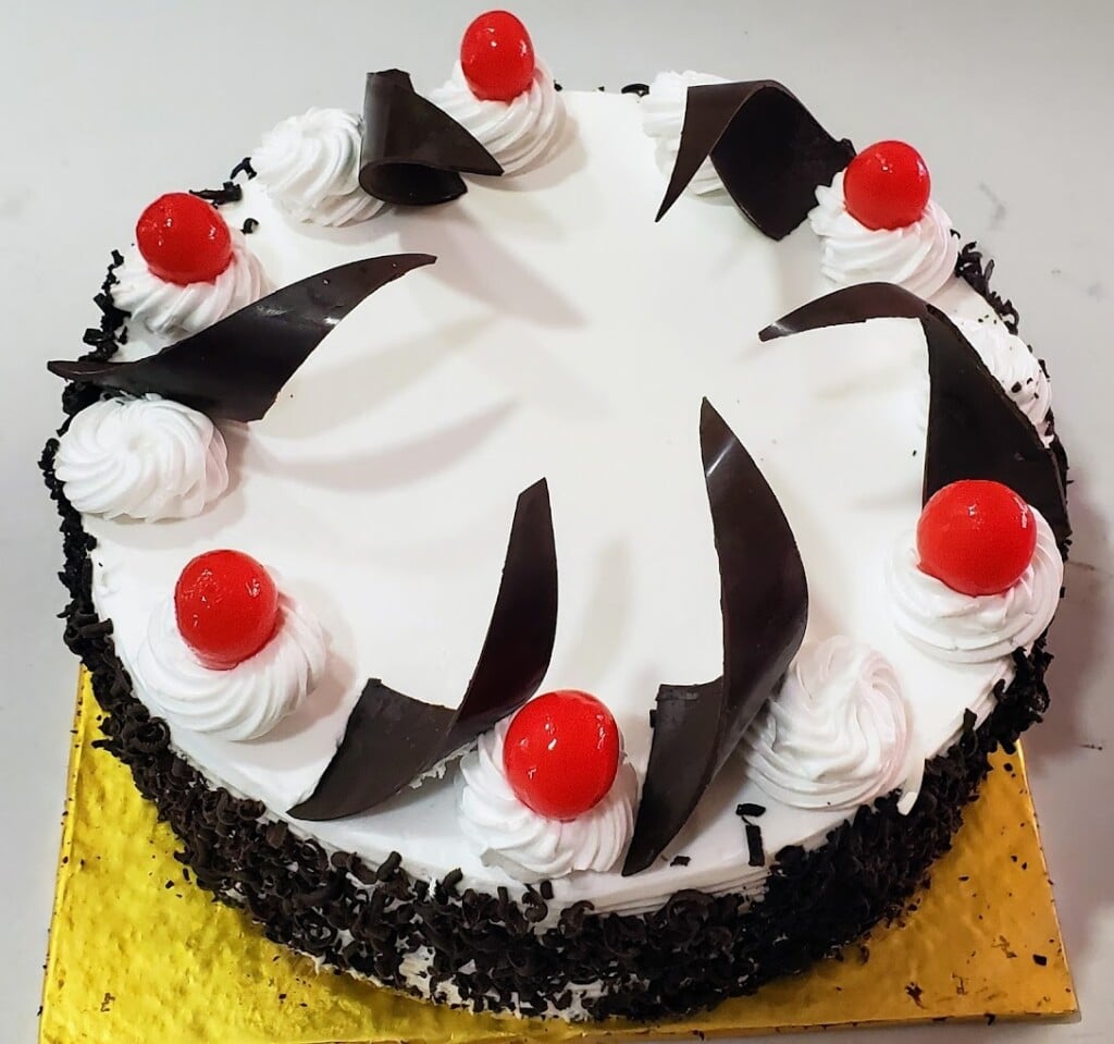 Eeebees cake shop - 5