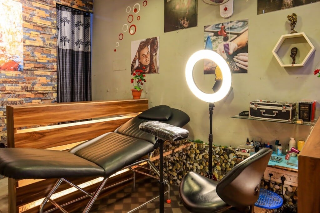 Gun Point Tattoo Studio - Erode - 3