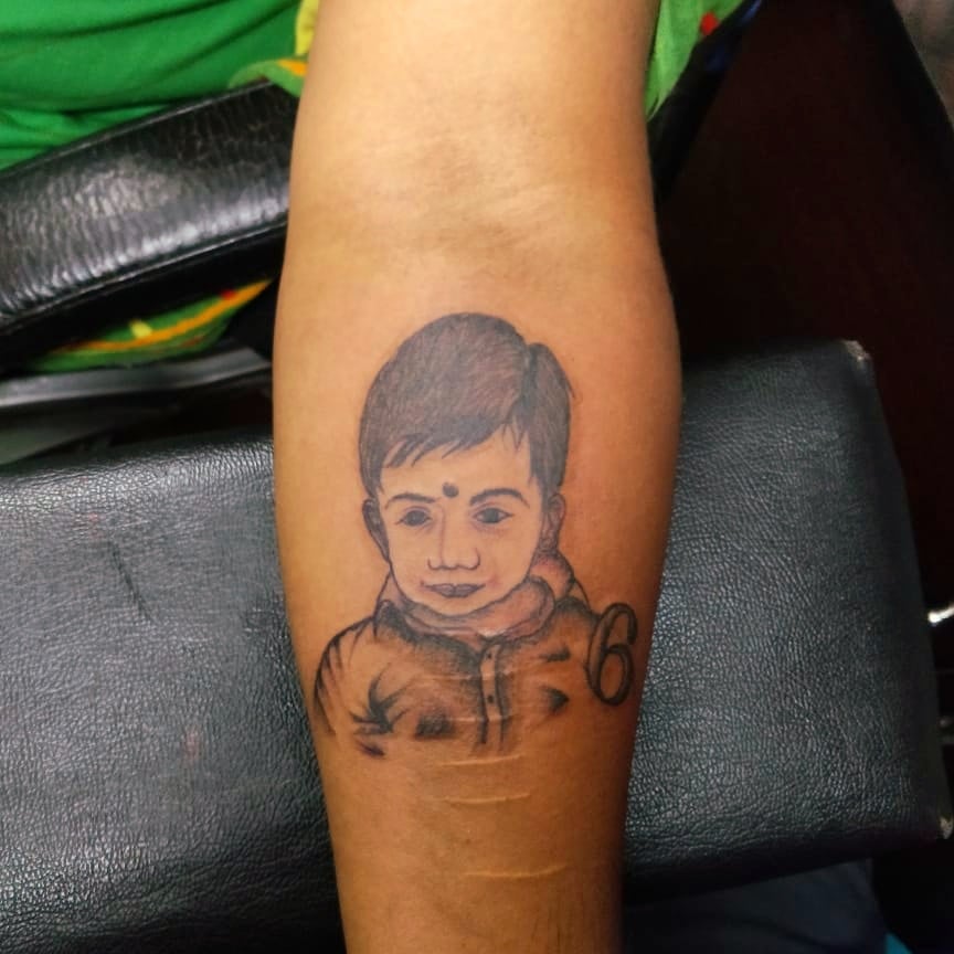 ROYAL LOOK TATTOO STUDIO 4.2 (5) - 3