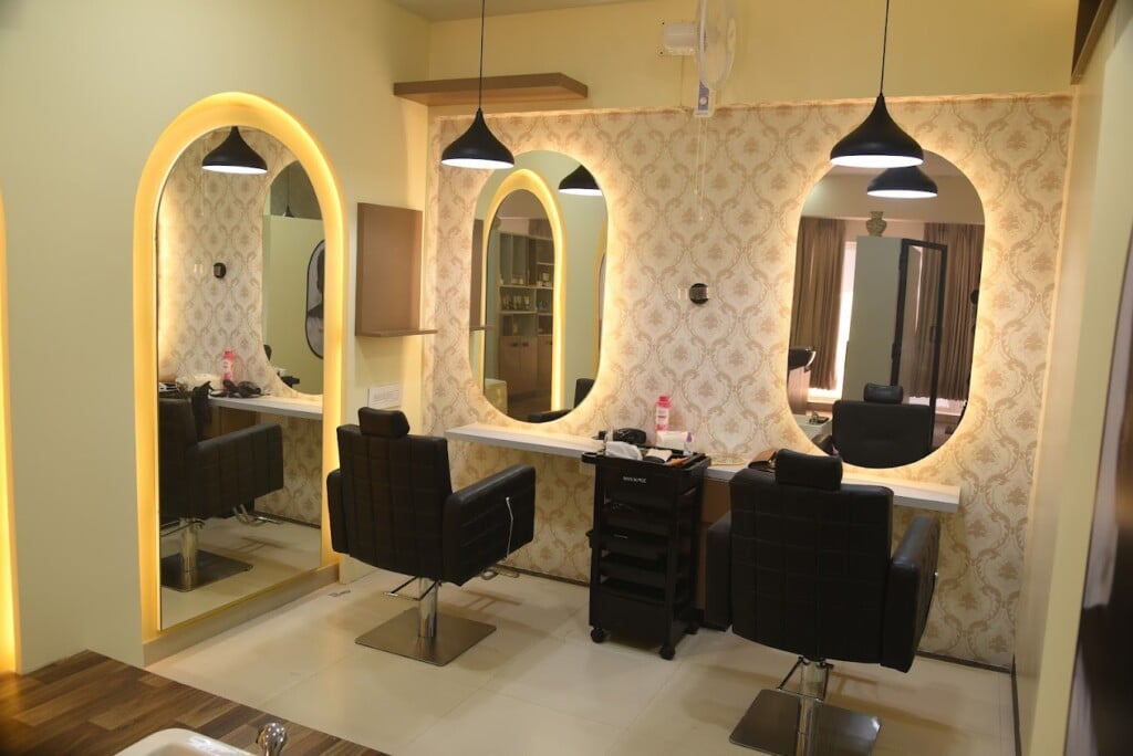ALOK SALOON