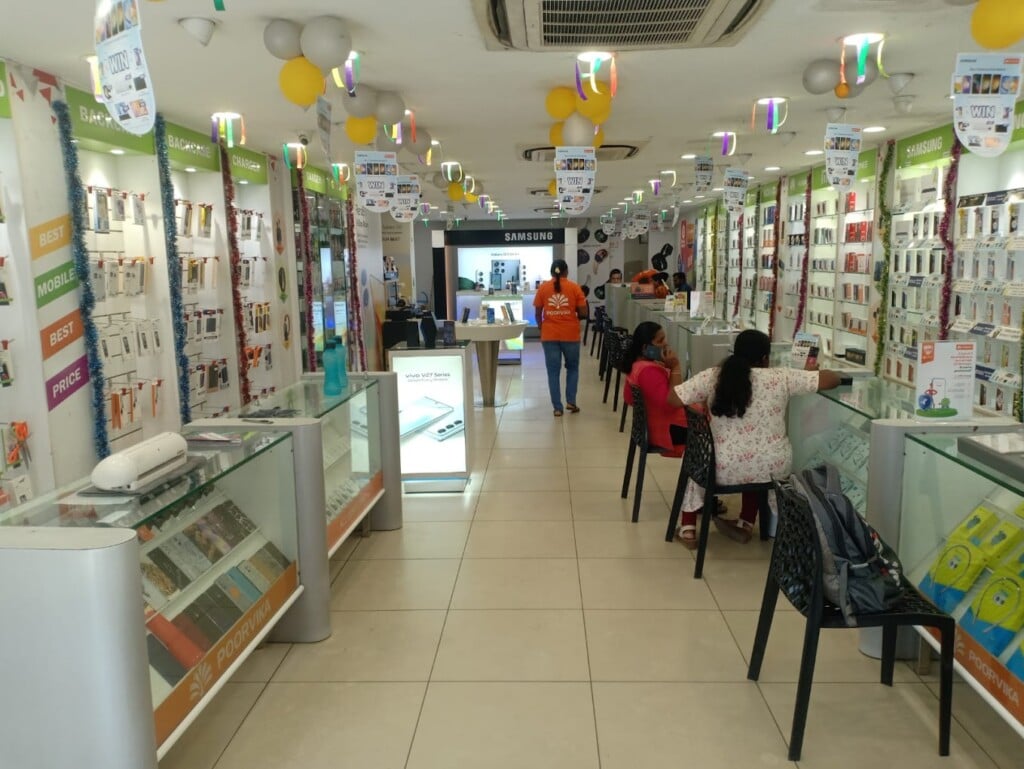 Poorvika Mobiles Erode - EVN Road - 4