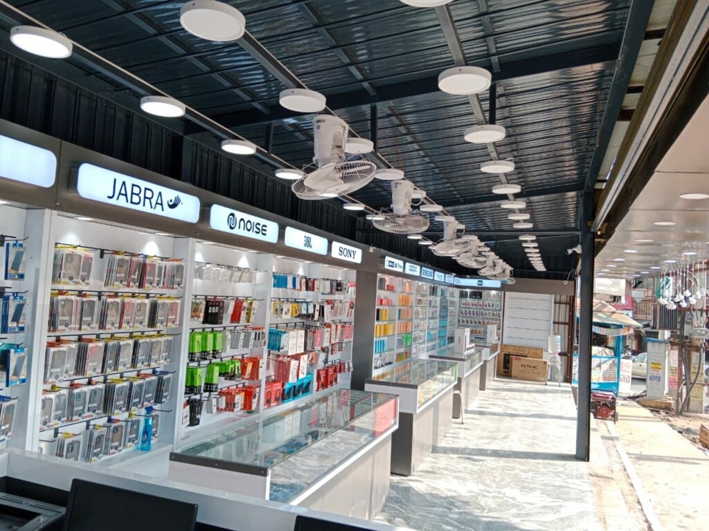 Supreme Mobiles- VSP Corner, Erode - 2