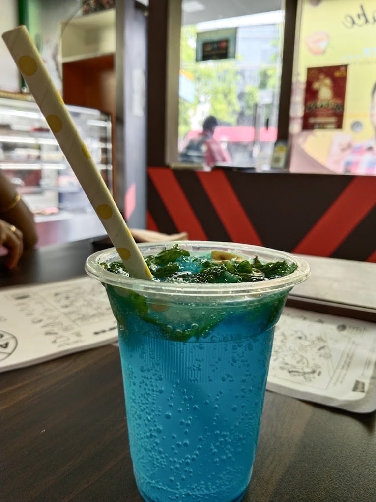 Liquidzz Juice Cafe - 4