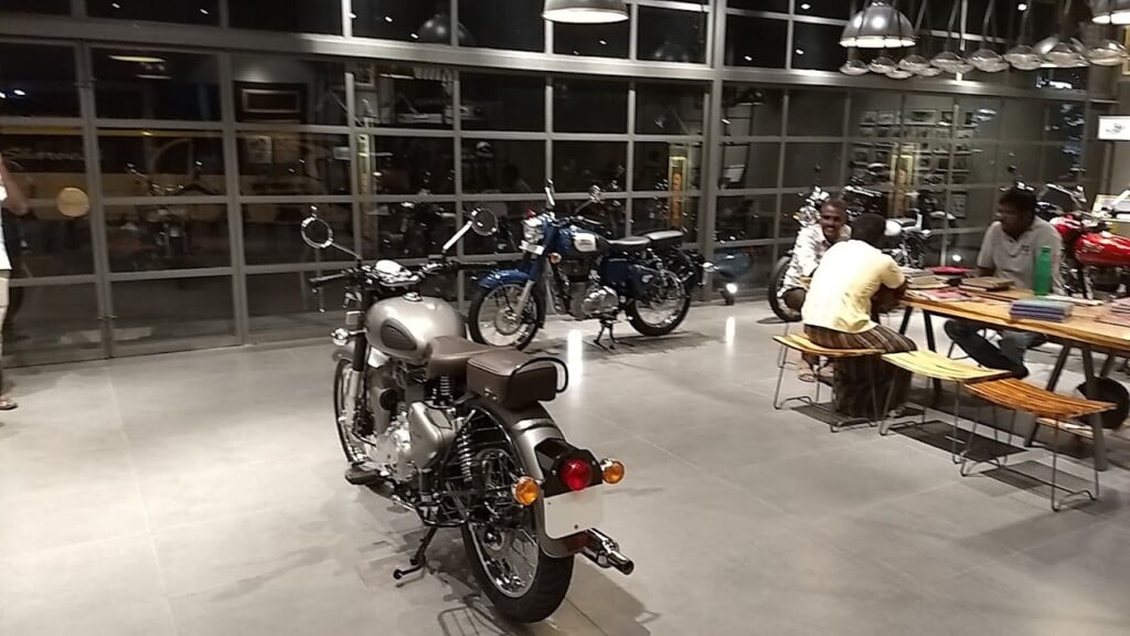 Royal Enfield Service Center - Erode Motors - 3