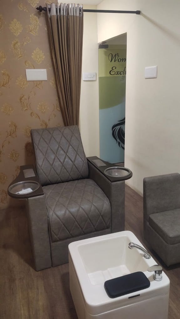 CandyGlow Family Salon Erode - 3