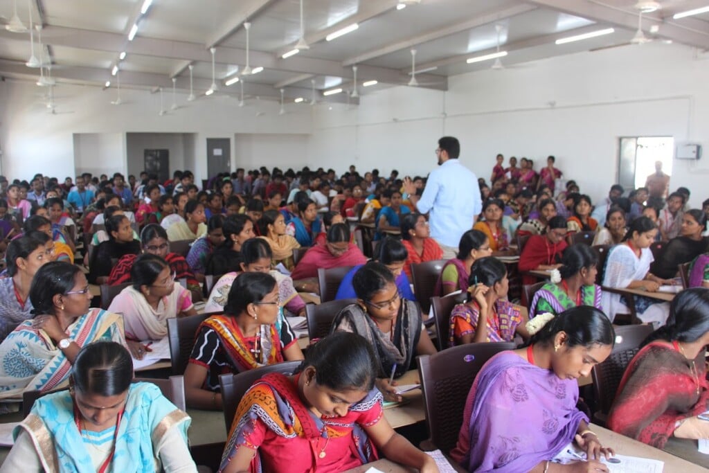 Veranda RACE Govt Exams Coaching Institute - Bank, SSC, TNPSC - Erode - 4