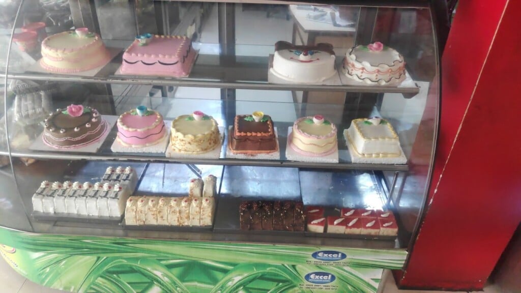 RR Sweets & Bakery - 3