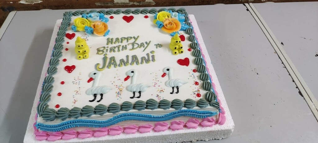 RR Sweets & Bakery - 4