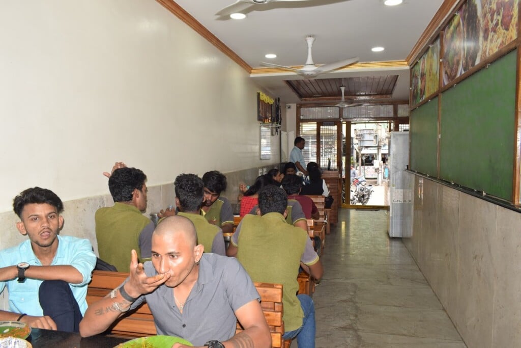 Saravana Cafe Military hotel - 5