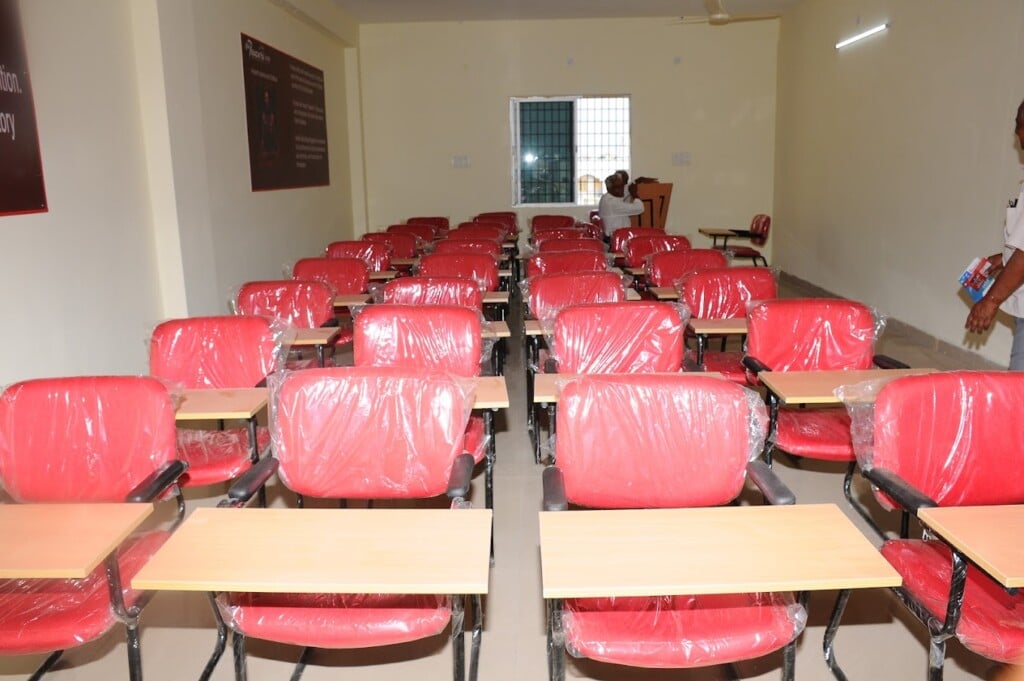 Pragnya IAS - Top & Best IAS Coaching - Degree with IAS - Inter with IAS - Groups