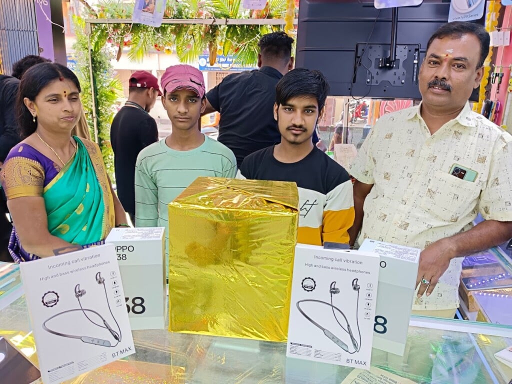 SRI SAI MOBILES - Best mobile shop in Bangalore - 4