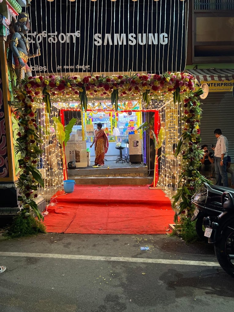 SRI SAI MOBILES - Best mobile shop in Bangalore