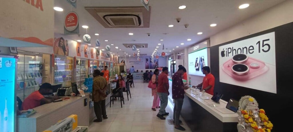 Poorvika Mobiles Basavanagudi - 2