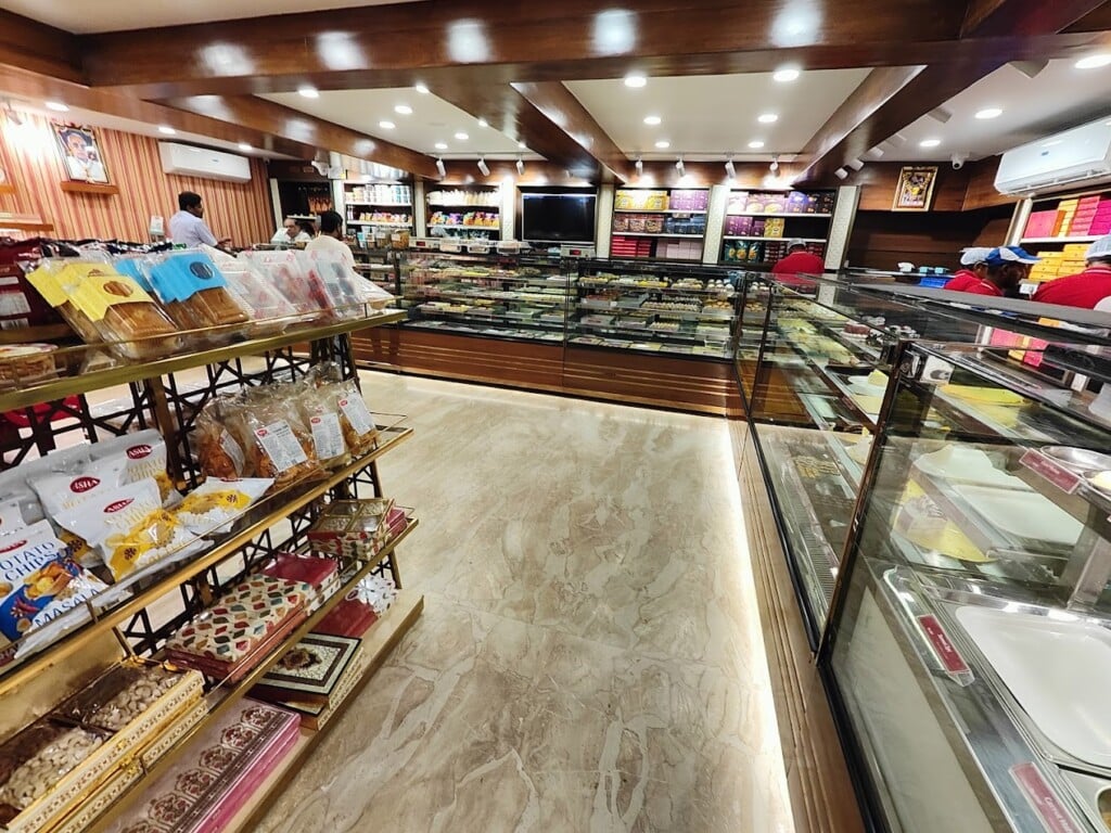 ASHA SWEET CENTER, Gandhi Bazaar Basavanagudi - 5