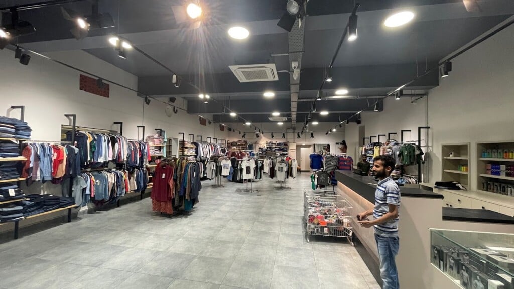 Bengaluru Brand Warehouse | Premium Surplus Garments,Accessories and Footwear. - 4
