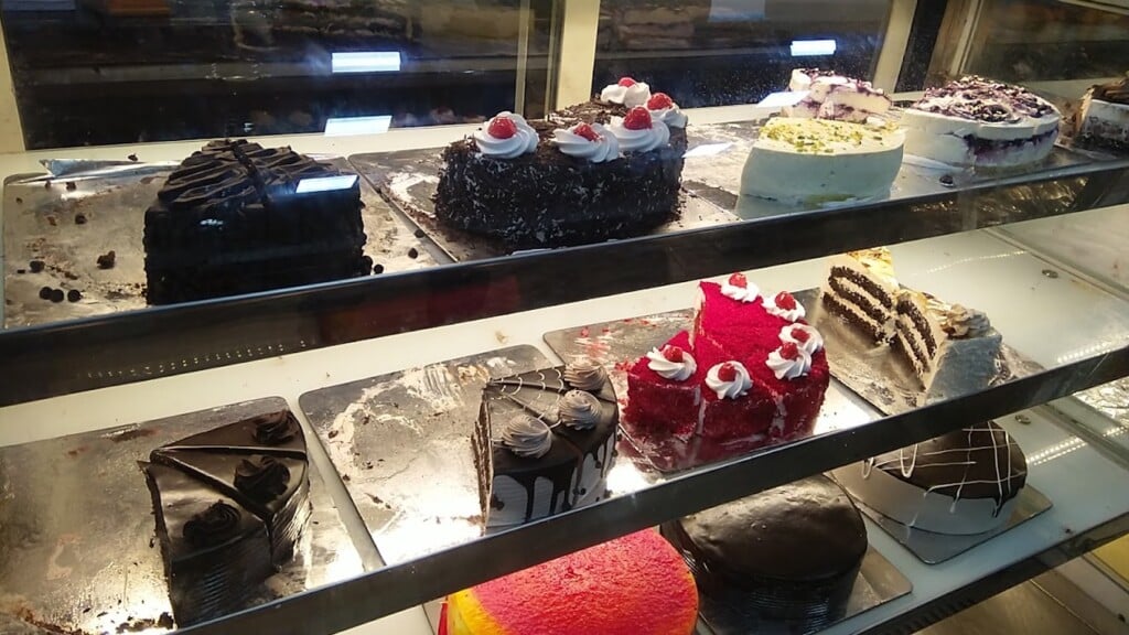 Bailey's The Cake Shop - 5